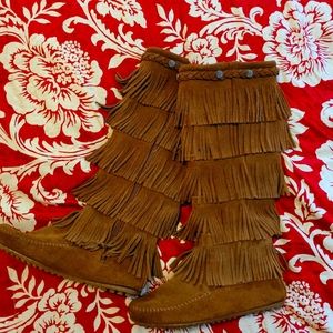 Fringe boots